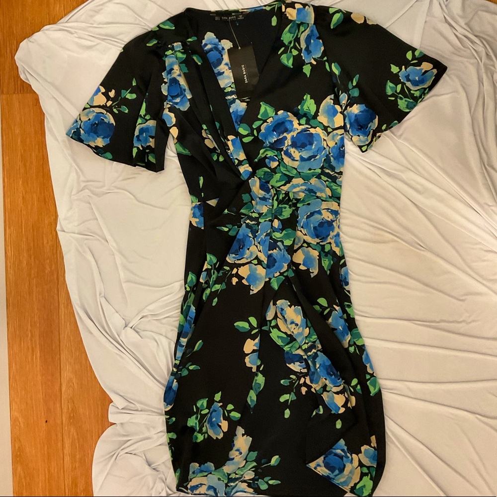 Zara Basic Floral Dress Never Worn